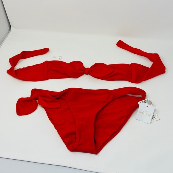 Sol Kissed**Red Bikini**Medium**$158 - Picture 3 of 4